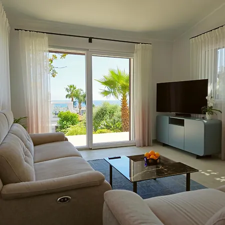 Oasis - Sea View Pool, 빌라 산레모